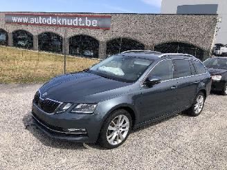 krockskadad bil auto Skoda Octavia COMBI 1.6 TDI 2020/8