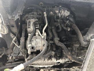 Volkswagen Golf 1.6 TDI picture 12
