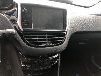 Peugeot 2008 1.6 HDI picture 18