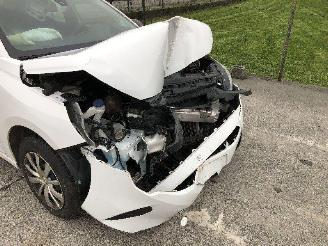 Opel Corsa F  1.2 picture 16