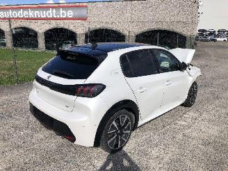 Damaged car Peugeot 208 GT  1.2 2021/10