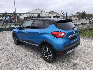 Damaged car Renault Captur 1.5 dci VAN AUTOMATIQUE 2015/12