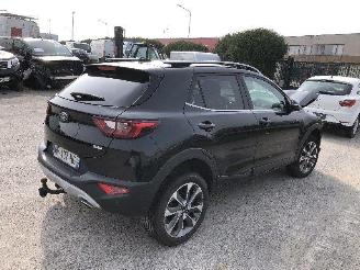 Kia Stonic 1.6 CRDI LAUNCH EDITION picture 2
