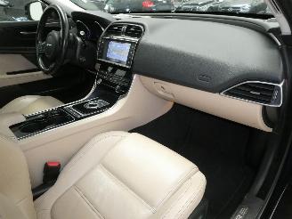 Jaguar XE 2.0D picture 9