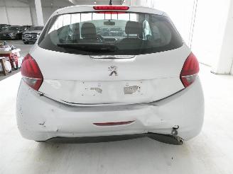 Peugeot 208 LIKE picture 5