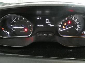 Peugeot 208 LIKE picture 11
