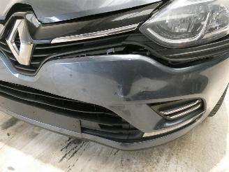 Renault Clio IV GRANDTOUR ZE picture 12