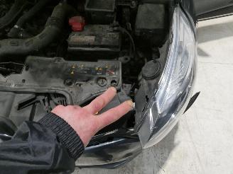 Renault Clio IV GRANDTOUR ZE picture 14