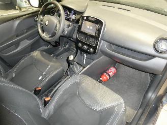 Renault Clio IV GRANDTOUR ZE picture 15