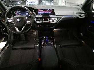 BMW 2-serie 218I picture 17