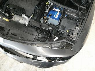 Opel Astra 1.2 EDITION picture 24