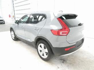 Volvo XC40 MOMENTUM picture 6
