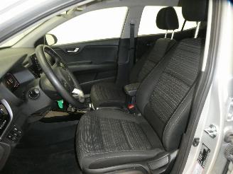 Kia Stonic 100 PULSE DCT picture 22