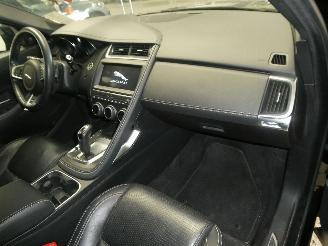 Jaguar E-Pace 2.0D S picture 13