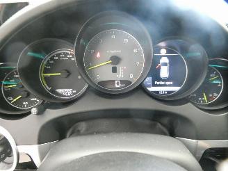 Porsche Cayenne E-HYBRID picture 11