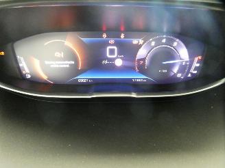 Peugeot 5008 II GT picture 13