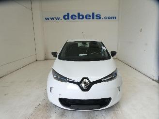 Damaged car Renault Zoé LIFE 2017/5