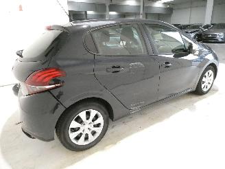 Peugeot 208 LIKE picture 6