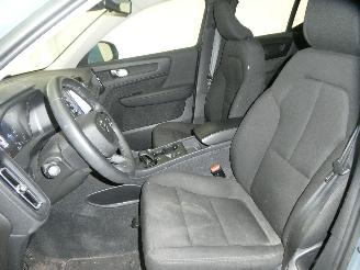Volvo XC40 MOMENTUM picture 16