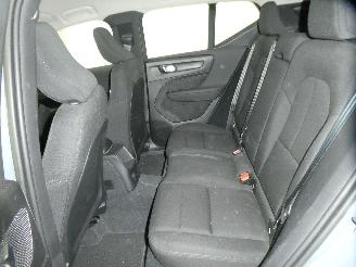Volvo XC40 MOMENTUM picture 17