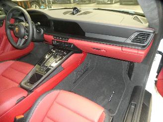 Porsche 911 CARRERA GTS picture 18