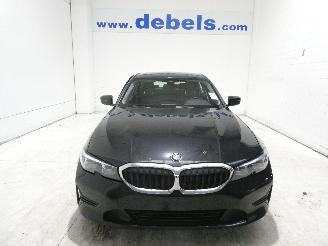 damaged passenger cars BMW 3-serie 2.0D  D 2020/8