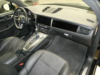 Porsche Macan S picture 20