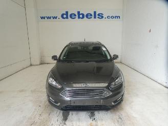 Damaged car Ford Focus TITANIUM 2016/10