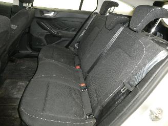 Ford Focus 1.0 HYBRIDE TREND picture 17