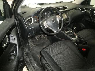 Nissan Qashqai 1.2 picture 13