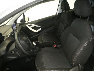 Peugeot 208 LIKE picture 16