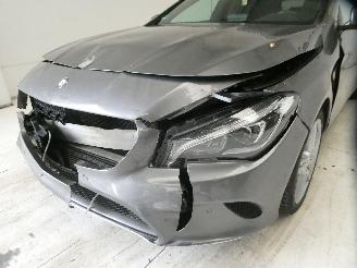 Mercedes 200-serie 200 D picture 7