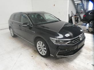 Volkswagen Passat GTE picture 12