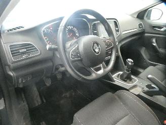 Renault Mégane IV GRANDTOUR picture 15