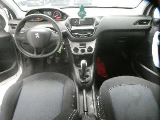 Peugeot 208 LIKE picture 21