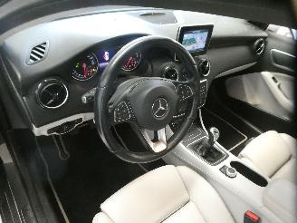 Mercedes GLA 180 picture 29