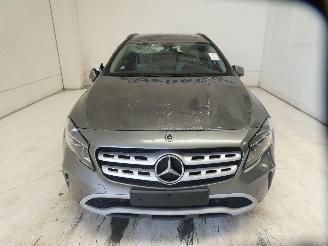 Mercedes GLA 180 picture 2
