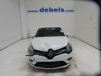 Damaged car Renault Clio ZEN ENERGY TCE 2019/5