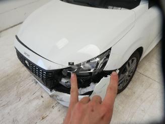 Peugeot 208 ACTIVE BACK picture 4