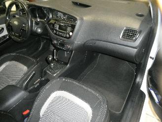 Kia Cee d 1.4 CRDI picture 10