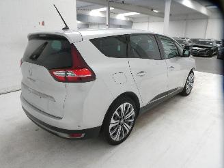 Renault Scenic TCE 140 EDC CORP picture 10