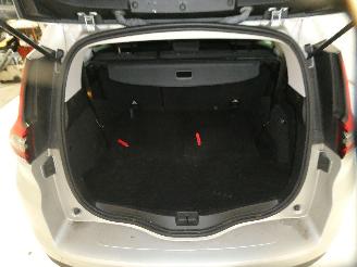 Renault Scenic TCE 140 EDC CORP picture 25