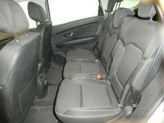 Renault Scenic TCE 140 EDC CORP picture 23