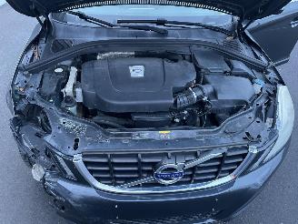 Volvo Xc-60 MOMENTUM picture 5