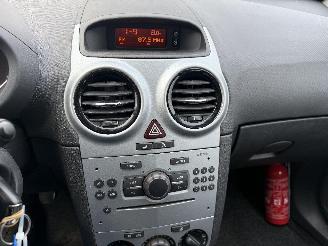 Opel Corsa 1.3 DTI picture 16