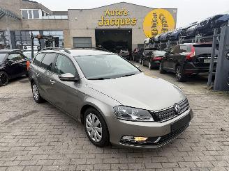Damaged car Volkswagen Passat 1.6 TDI 2012/10