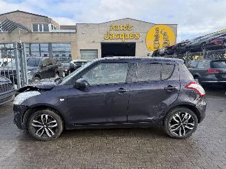 Voiture accidenté Suzuki Swift EXCLUSIVE 2015/6