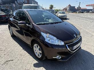 Damaged car Peugeot 208 1.2I 3P 2013/8