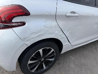 Peugeot 208 1.2 ALLURE picture 12