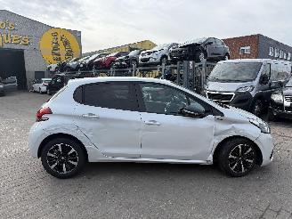 Auto incidentate Peugeot 208 1.2 ALLURE 2019/2